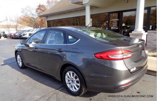 2017 Ford Fusion SE