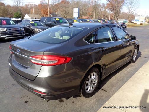 2017 Ford Fusion SE