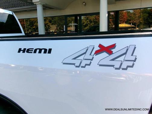 Bright White Clearcoat 2018 RAM 3500 Tradesman Regular Cab 4x4 8' Box
