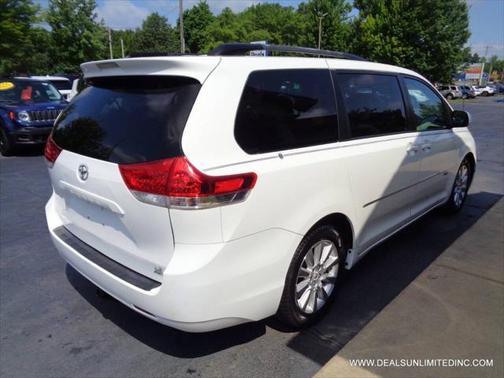 2011 Toyota Sienna LE