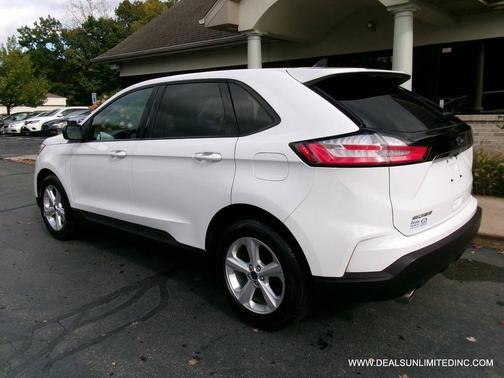Oxford White 2019 Ford Edge SE