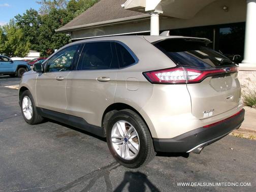 Tan 2018 Ford Edge SEL