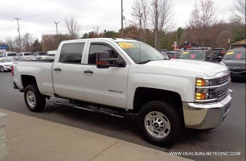 Summit White 2017 Chevrolet Silverado 2500 WT