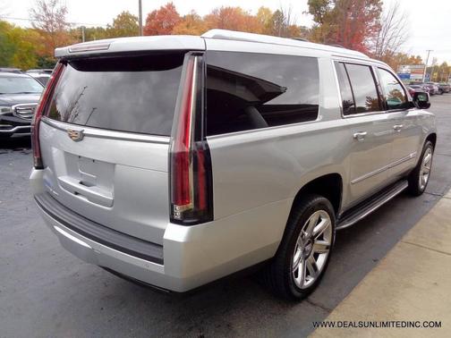 2016 Cadillac Escalade ESV Luxury