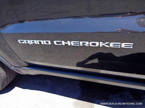 Brilliant Black Crystal Pearlcoat 2016 Jeep Grand Cherokee Limited