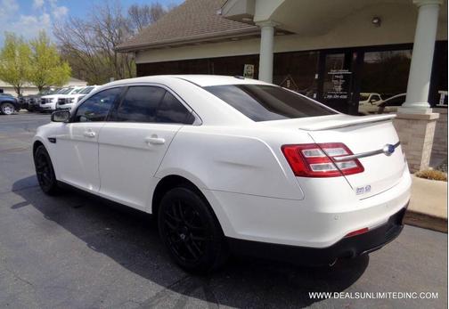 White Platinum Metallic Tri-Coat 2015 Ford Taurus SHO