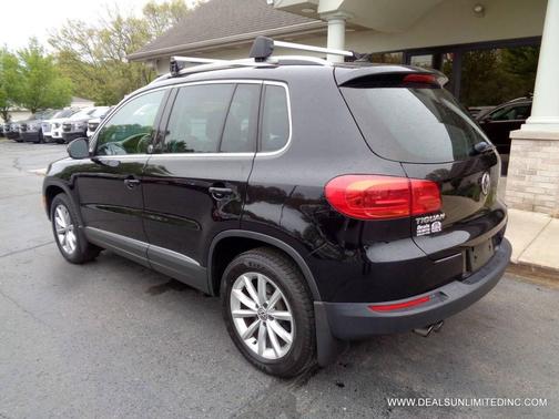 Deep Black Pearl 2017 Volkswagen Tiguan 2.0T Wolfsburg Edition