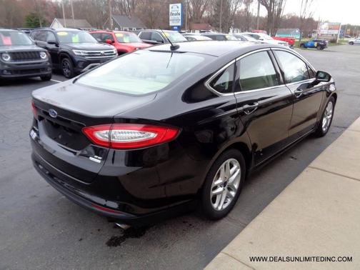 2016 Ford Fusion SE