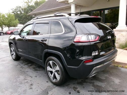 Diamond Black Crystal Pearlcoat 2019 Jeep Cherokee Limited