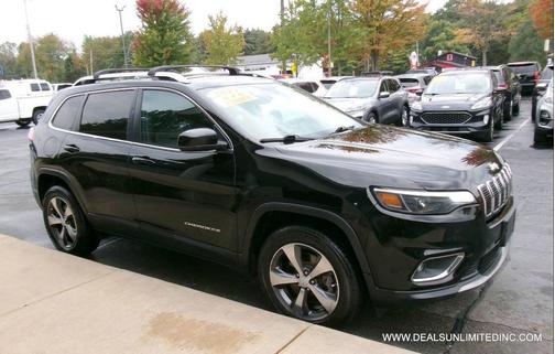 Diamond Black Crystal Pearlcoat 2019 Jeep Cherokee Limited