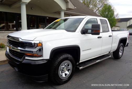 Summit White 2017 Chevrolet Silverado 1500 WT