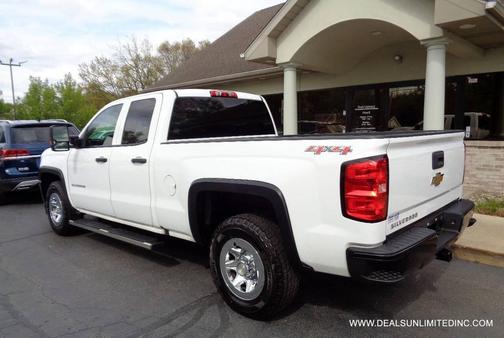 Summit White 2017 Chevrolet Silverado 1500 WT