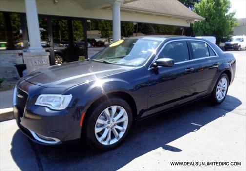 2018 Chrysler 300 Touring