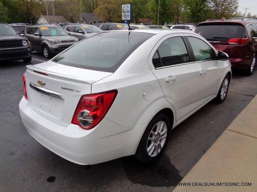 Summit White 2013 Chevrolet Sonic LT