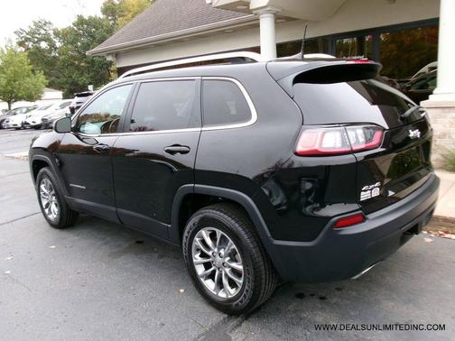 Diamond Black Crystal Pearlcoat 2019 Jeep Cherokee Latitude Plus