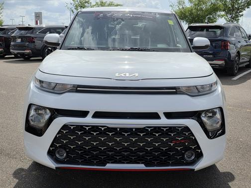 Snow White Pearl 2022 Kia Soul GT-Line