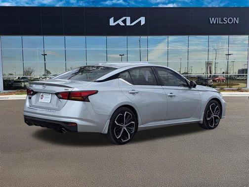 Brilliant Silver Metallic 2023 Nissan Altima 2.5 SR