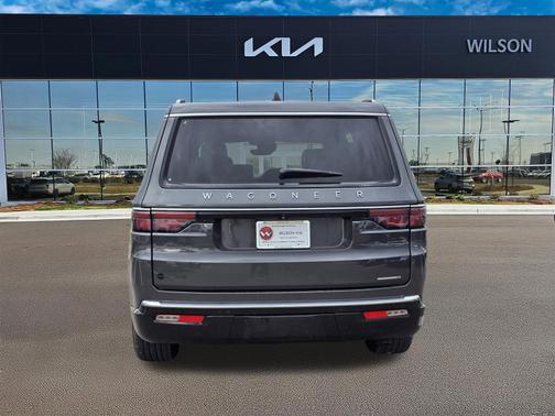 Baltic Gray Metallic Clearcoat 2024 Jeep Wagoneer Series III