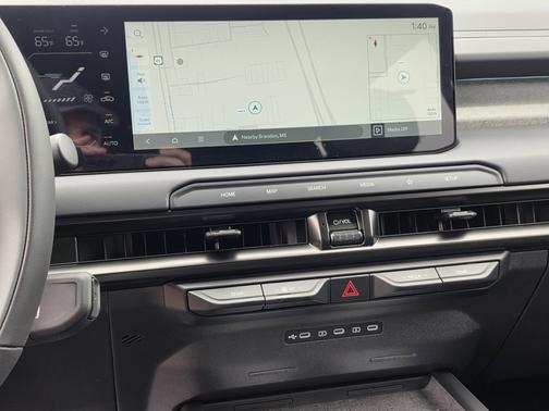 Glacial White Pearl 2027 Kia Telluride Hybrid X-LINE SX