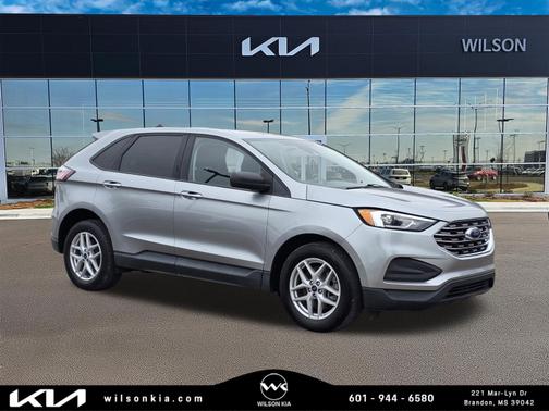 Iconic Silver Metallic 2021 Ford Edge SE