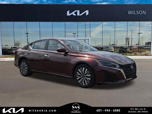 Garnet Pearl Metallic 2023 Nissan Altima 2.5 SV