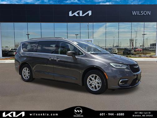 Granite Crystal Metallic Clearcoat 2022 Chrysler Pacifica Touring L