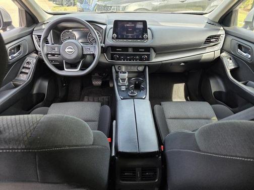 Brilliant Silver Metallic 2024 Nissan Rogue SV