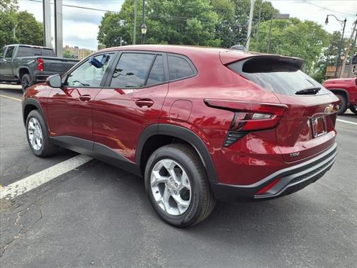 2025 Chevrolet Trax LS