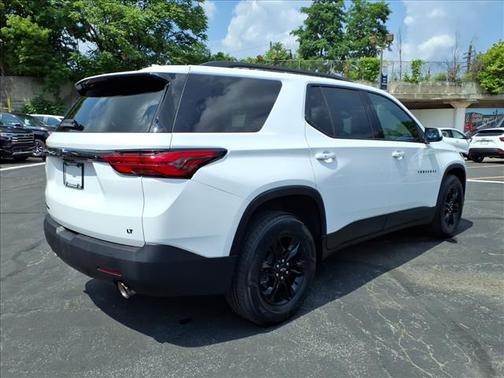 Summit White 2023 Chevrolet Traverse LT Cloth