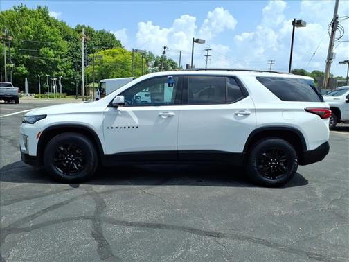Summit White 2023 Chevrolet Traverse LT Cloth