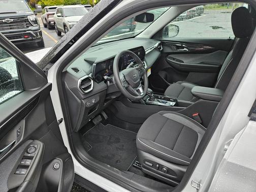 Summit White 2026 Chevrolet Trailblazer LT
