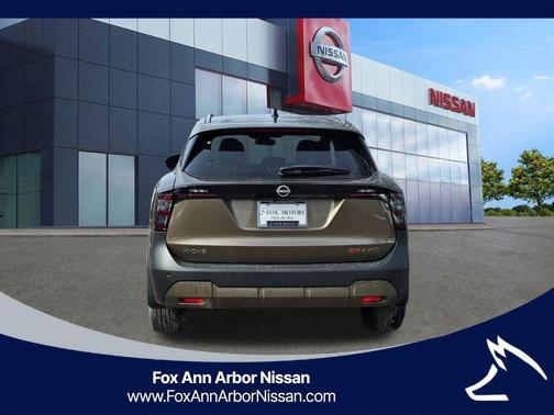 Canyon Bronze M 2026 Nissan Kicks SR