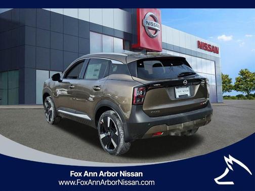 Canyon Bronze M 2026 Nissan Kicks SR