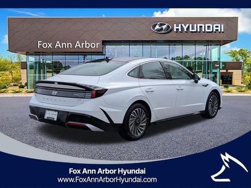 2025 Hyundai SONATA Hybrid Limited