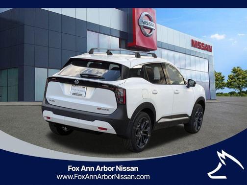 Aspen White Tri 2026 Nissan Kicks SR