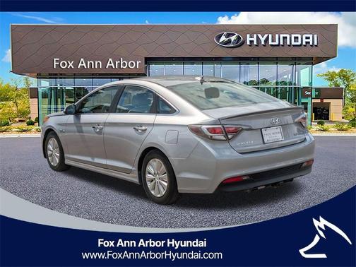 2017 Hyundai SONATA Hybrid SE