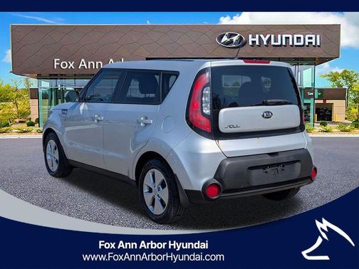 Bright Silver 2015 Kia Soul Base