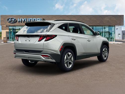 Shimmering Silver 2026 Hyundai TUCSON SEL