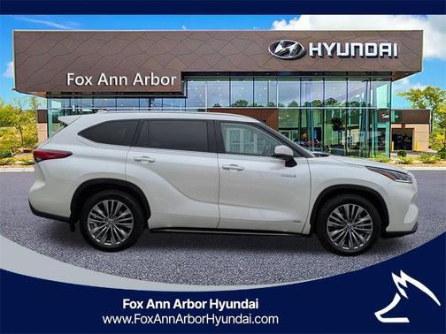 2021 Toyota Highlander Hybrid Platinum