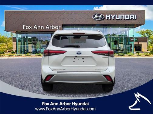 2021 Toyota Highlander Hybrid Platinum