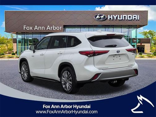 2021 Toyota Highlander Hybrid Platinum
