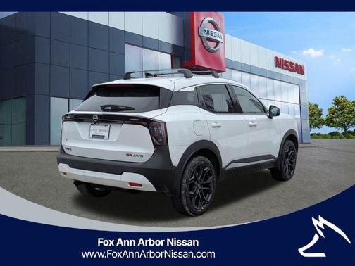 Aspen White Tri 2026 Nissan Kicks SR