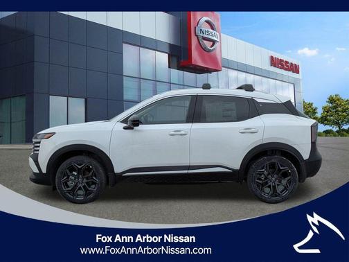 Aspen White Tri 2026 Nissan Kicks SR