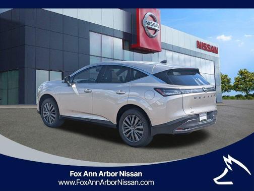 Champagne Silve 2026 Nissan Murano SL