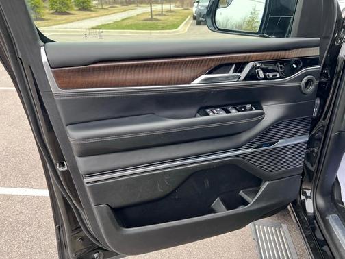 2022 Jeep Grand Wagoneer Series I