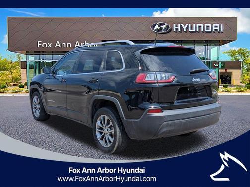 Diamond Black 2019 Jeep Cherokee Latitude Plus