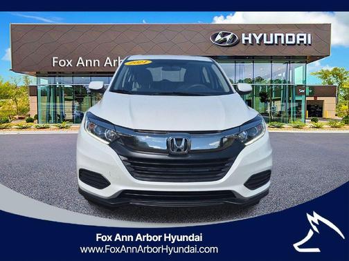 Platinum White Pearl 2021 Honda HR-V LX