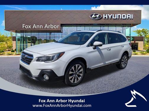 Crystal White Pearl 2019 Subaru Outback 3.6R Touring