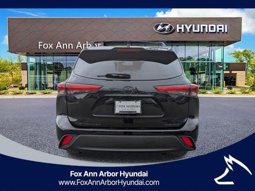 Midnight Black 2020 Toyota Highlander XLE