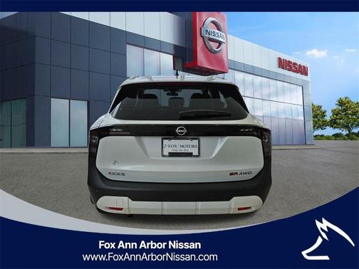 2026 Nissan Kicks SR